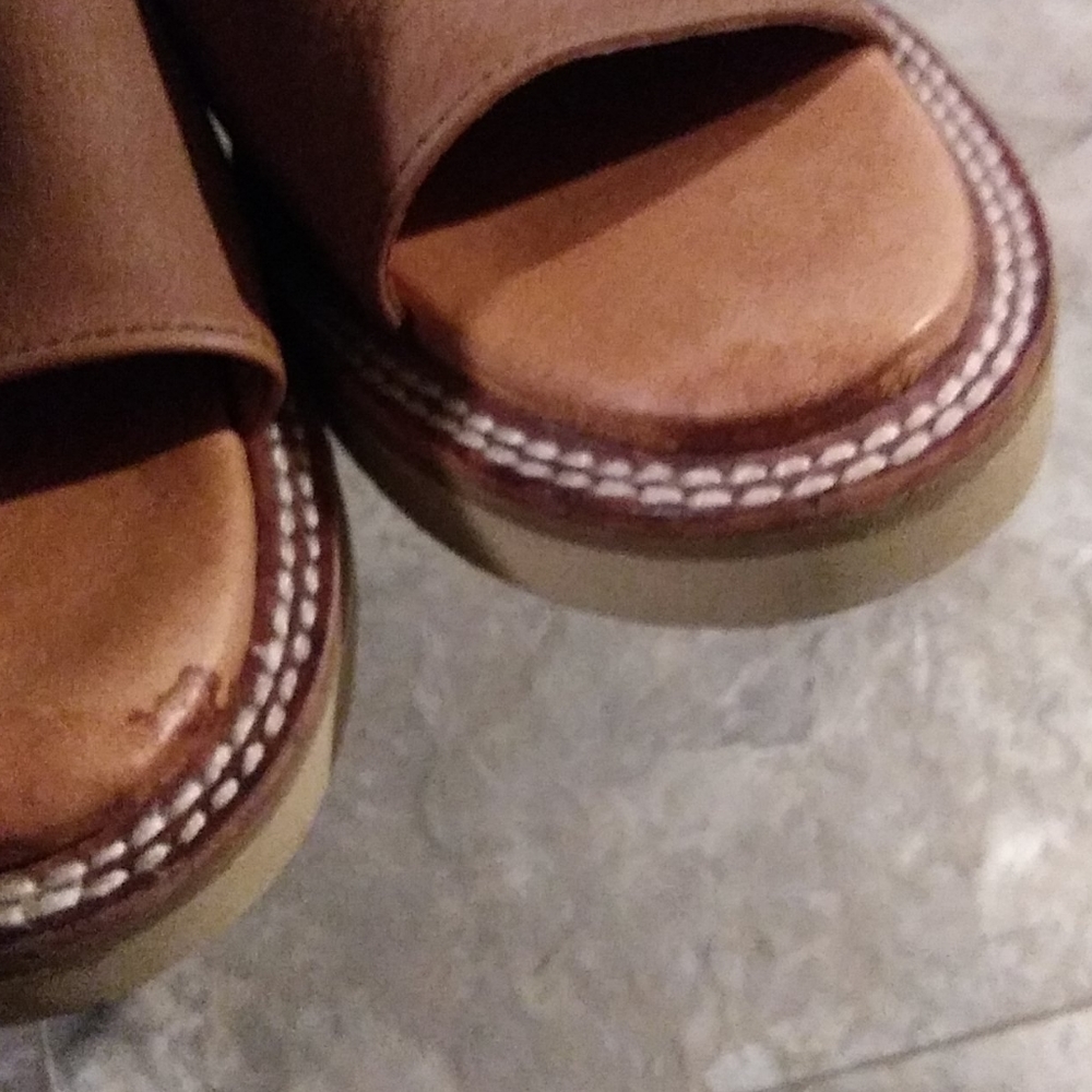 Sandals - Picture 3 of 4